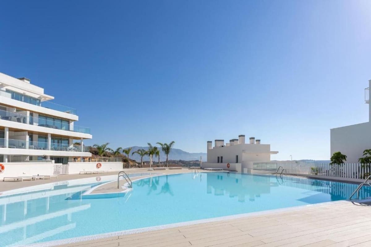 2 bedroom Apartment for sale in La Cala de Mijas with pool - € 630,000 (Ref: 9480041)