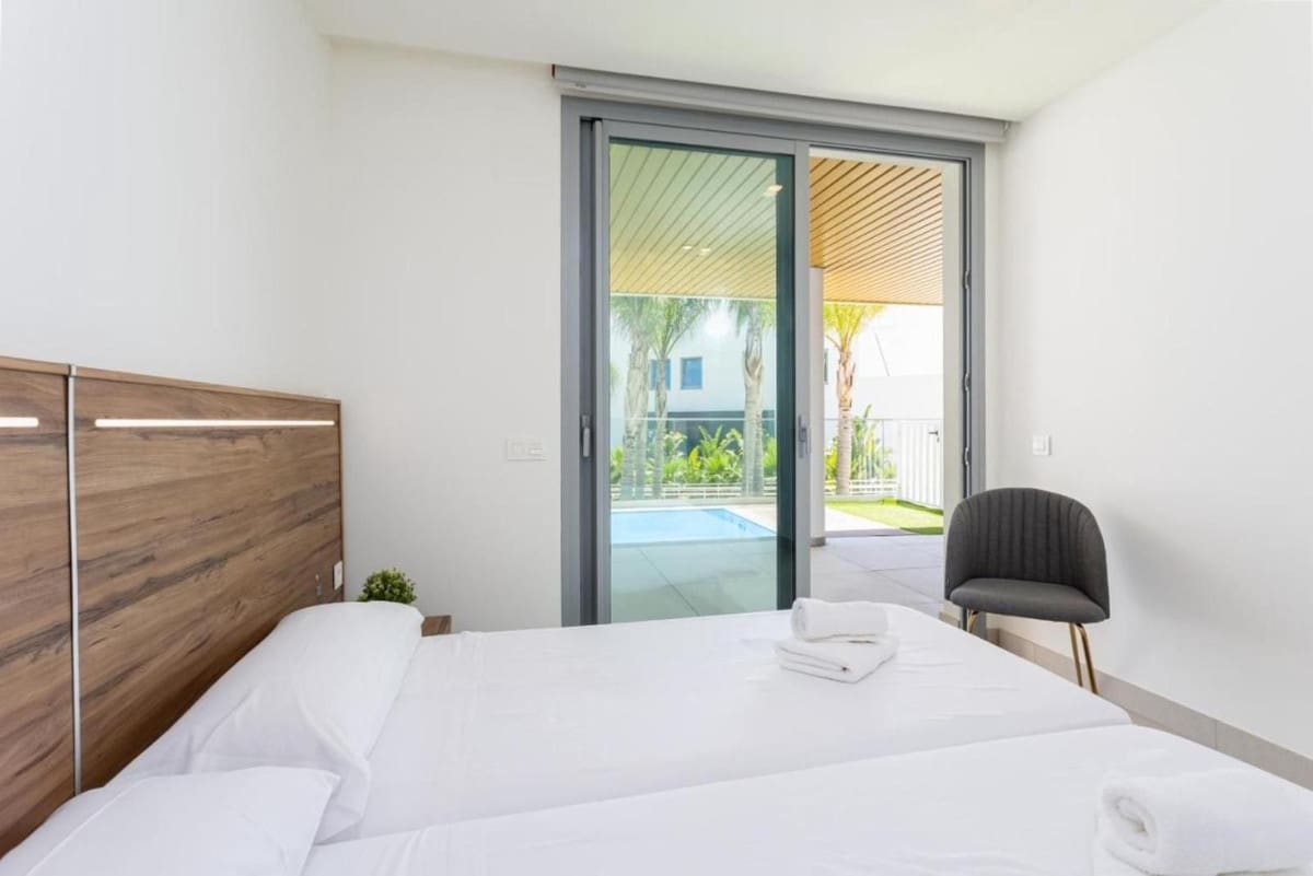 2 bedroom Apartment for sale in La Cala de Mijas with pool - € 630,000 (Ref: 9480041)