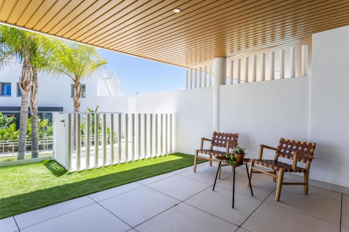 2 bedroom Apartment for sale in La Cala de Mijas with pool - € 630,000 (Ref: 9480041)