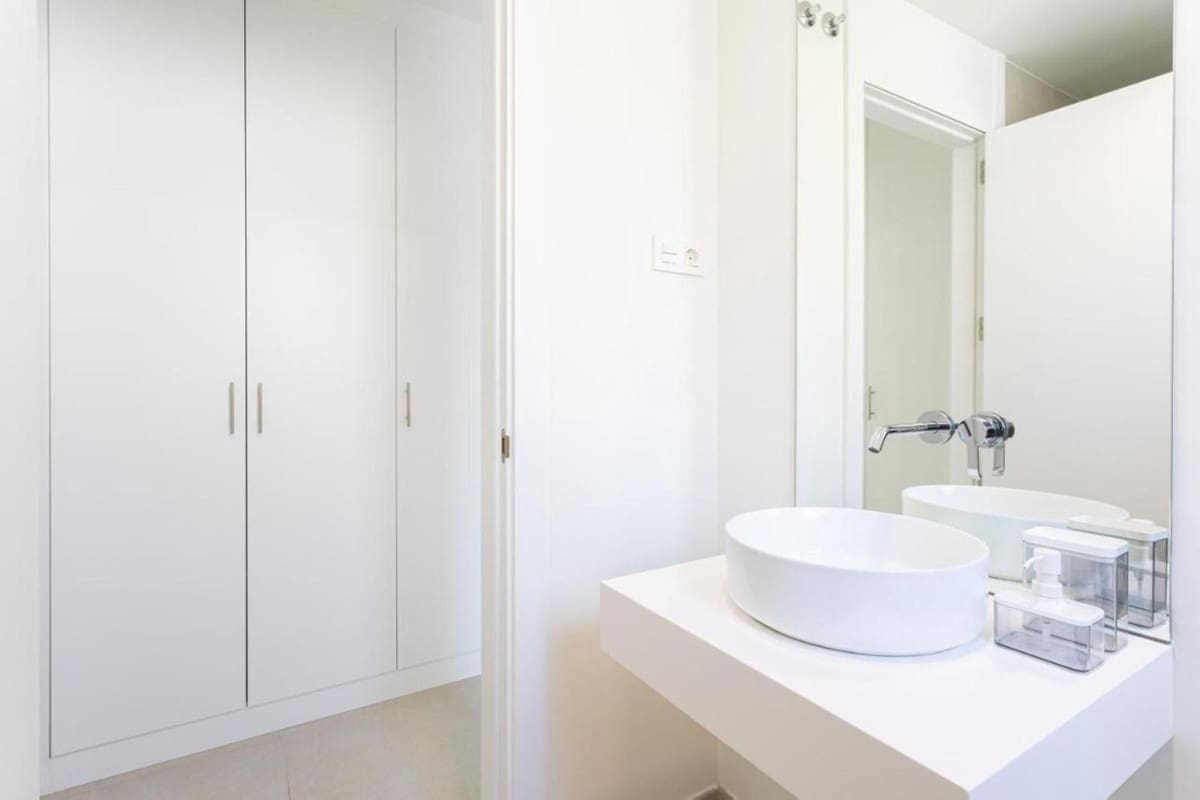 2 bedroom Apartment for sale in La Cala de Mijas with pool - € 630,000 (Ref: 9480041)