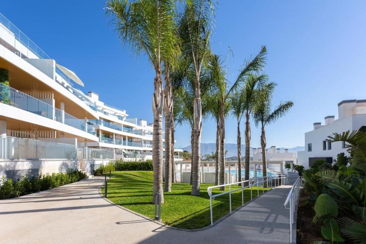2 bedroom Apartment for sale in La Cala de Mijas with pool - € 630,000 (Ref: 9480041)