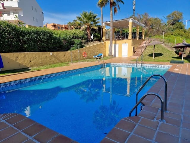 3 bedroom Penthouse for sale in Cancelada, Estepona with pool garage - € 630,000 (Ref: 9480043)