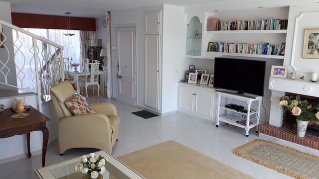 3 bedroom Semi-detached Villa for sale in Sitio de Calahonda, Mijas with pool - € 630,000 (Ref: 9480045)