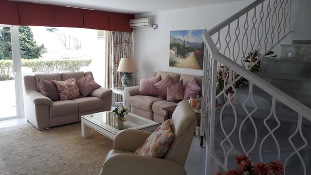 3 bedroom Semi-detached Villa for sale in Sitio de Calahonda, Mijas with pool - € 630,000 (Ref: 9480045)