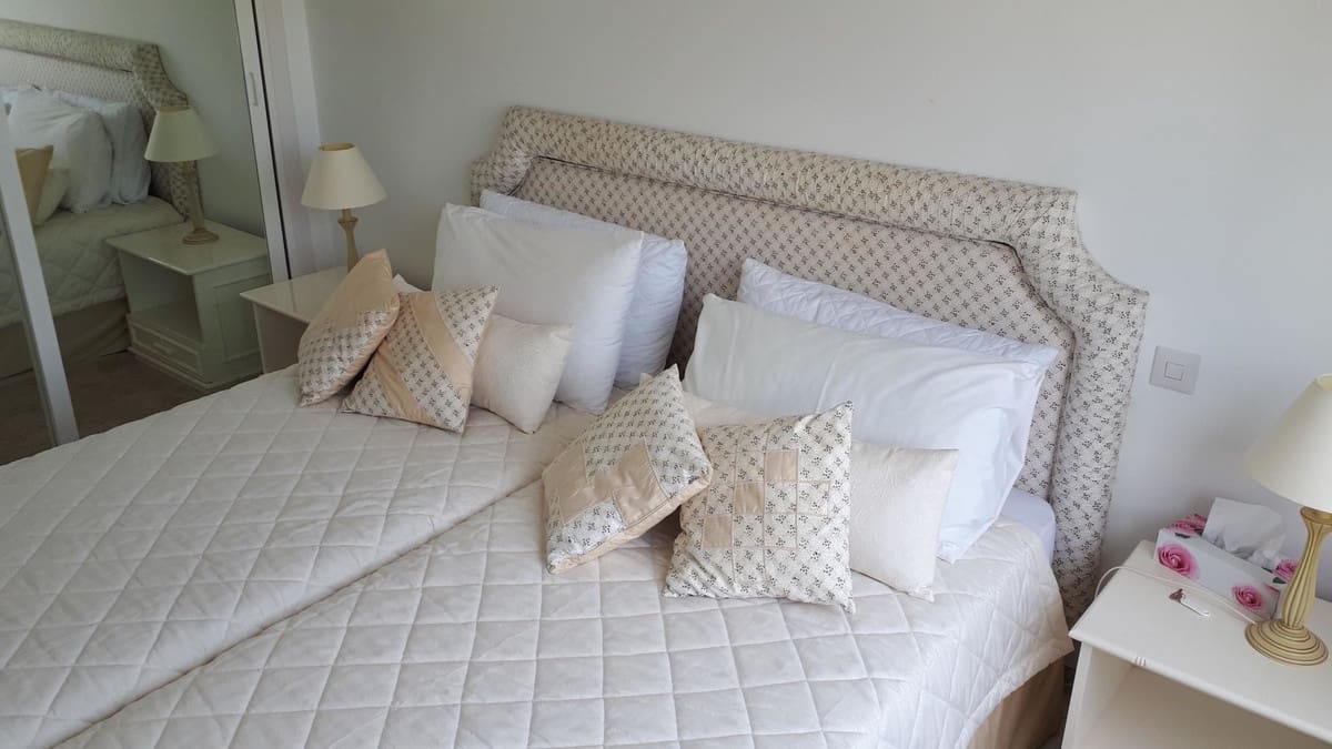 3 bedroom Semi-detached Villa for sale in Sitio de Calahonda with pool - € 630,000 (Ref: 9480045)