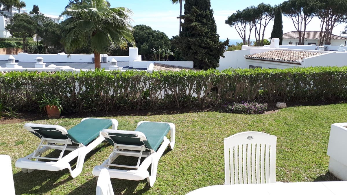 3 bedroom Semi-detached Villa for sale in Sitio de Calahonda with pool - € 630,000 (Ref: 9480045)