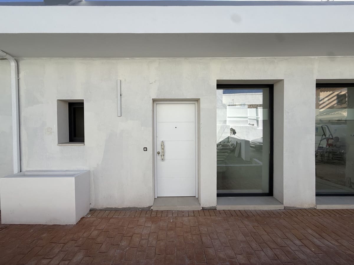 3 bedroom Semi-detached Villa for sale in Fuengirola with pool - € 634,900 (Ref: 9480049)