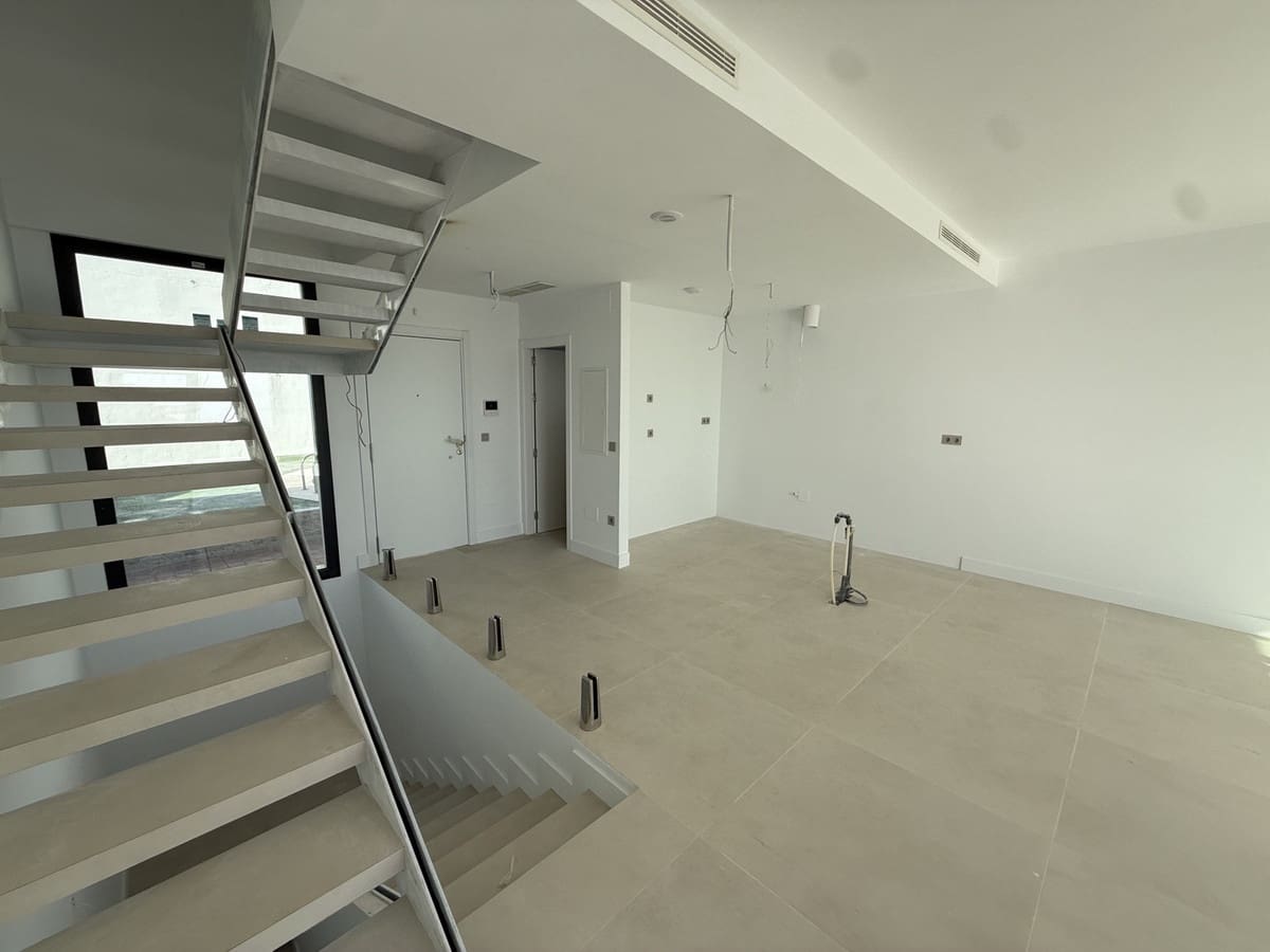 3 bedroom Semi-detached Villa for sale in Fuengirola with pool - € 634,900 (Ref: 9480049)