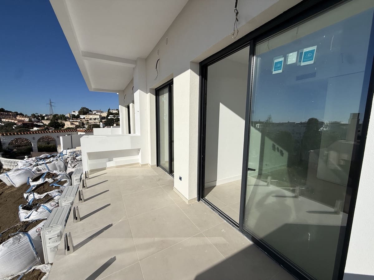 3 bedroom Semi-detached Villa for sale in Fuengirola with pool - € 634,900 (Ref: 9480049)