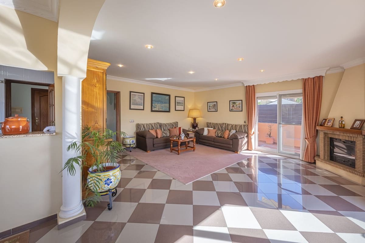 4 sypialnia Willa na sprzedaż w La Quinta - 620 000 € (Ref: 9480053)