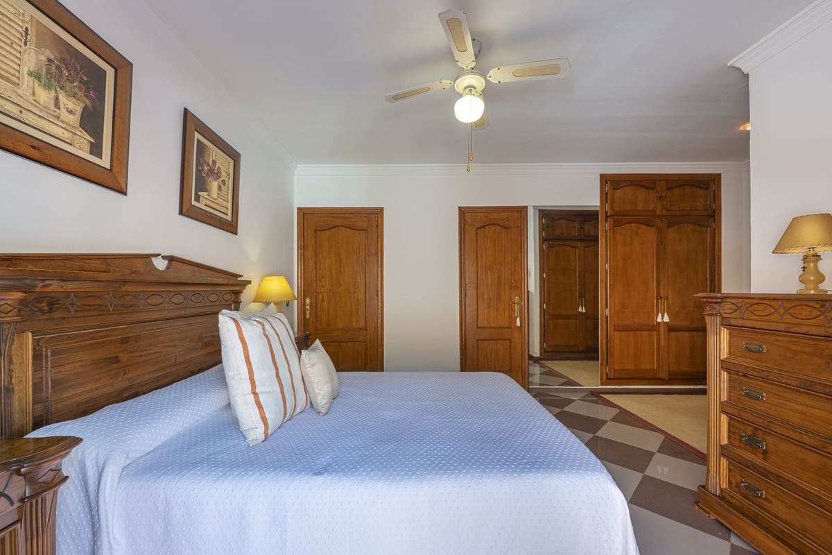 4 sypialnia Willa na sprzedaż w La Quinta - 620 000 € (Ref: 9480053)