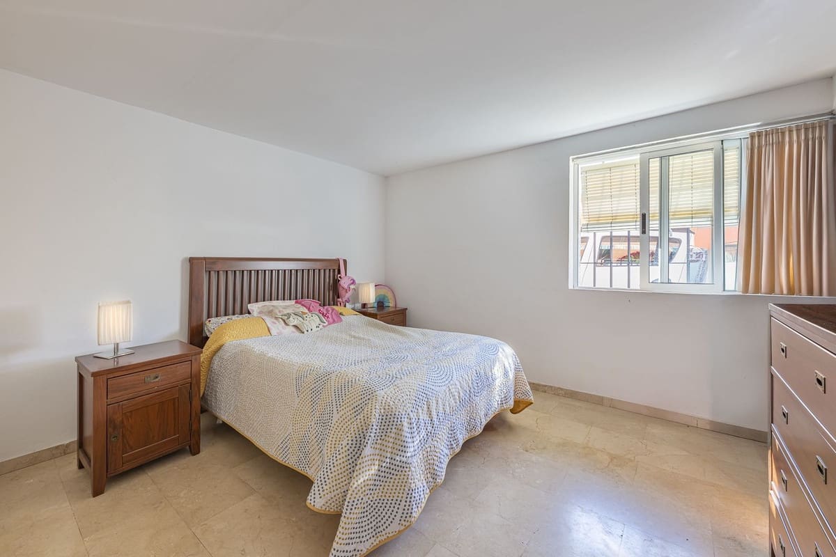 4 sypialnia Willa na sprzedaż w La Quinta - 620 000 € (Ref: 9480053)