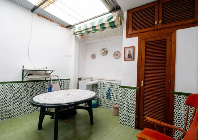 6 bedroom Apartment for sale in Los Boliches , Fuengirola - € 640,000 (Ref: 9480058)