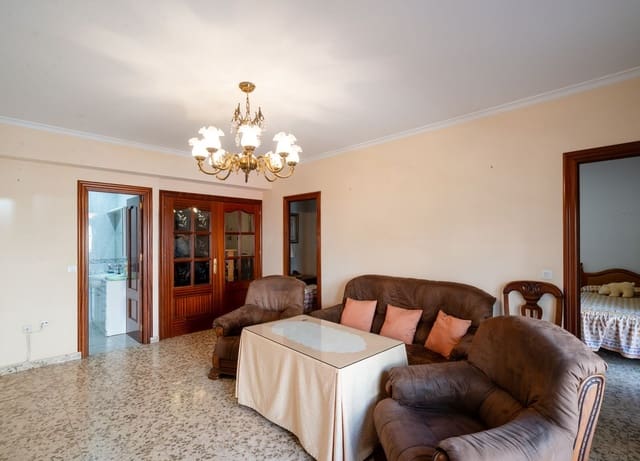 6 bedroom Apartment for sale in Los Boliches , Fuengirola - € 640,000 (Ref: 9480058)
