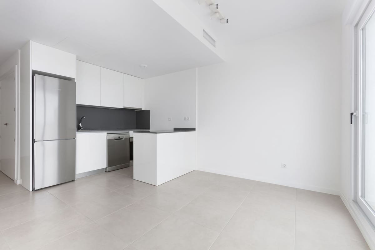 2 quarto Penthouse para venda em Estepona com piscina garagem - 640 000 € (Ref: 9480059)