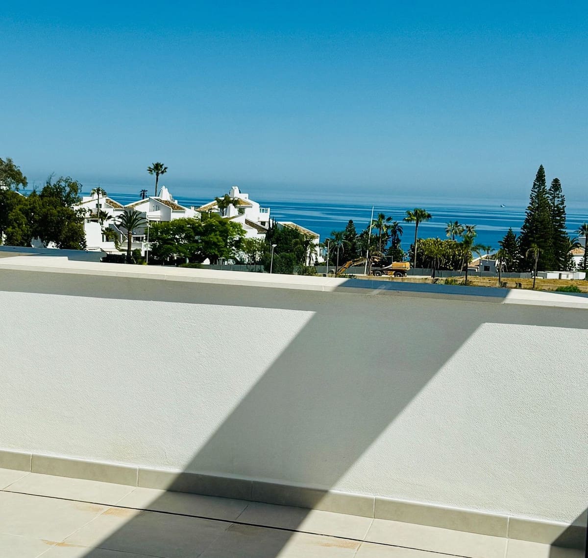 2 quarto Penthouse para venda em Estepona com piscina garagem - 640 000 € (Ref: 9480059)