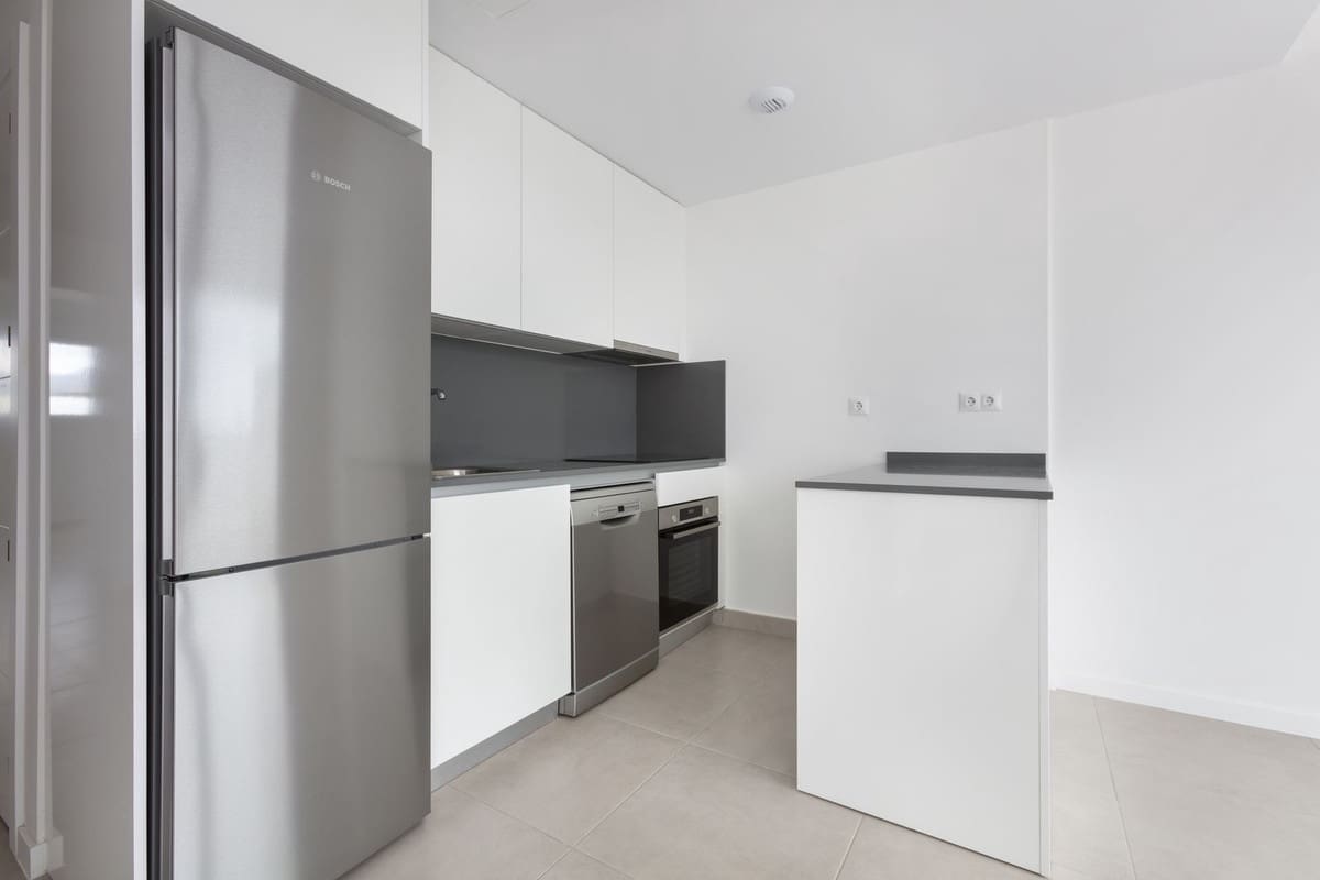 2 quarto Penthouse para venda em Estepona com piscina garagem - 640 000 € (Ref: 9480059)