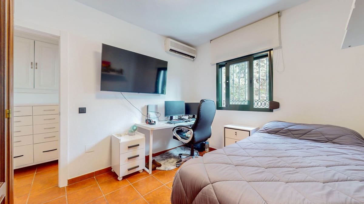 Pareado de 4 habitaciones en Benahavís en venta con garaje - 640.000 € (Ref: 9480061)