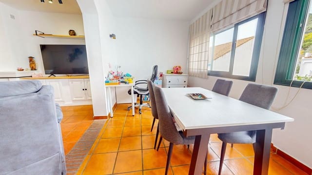 Pareado de 4 habitaciones en Benahavís pueblo, Benahavís en venta con garaje - 640.000 € (Ref: 9480061)