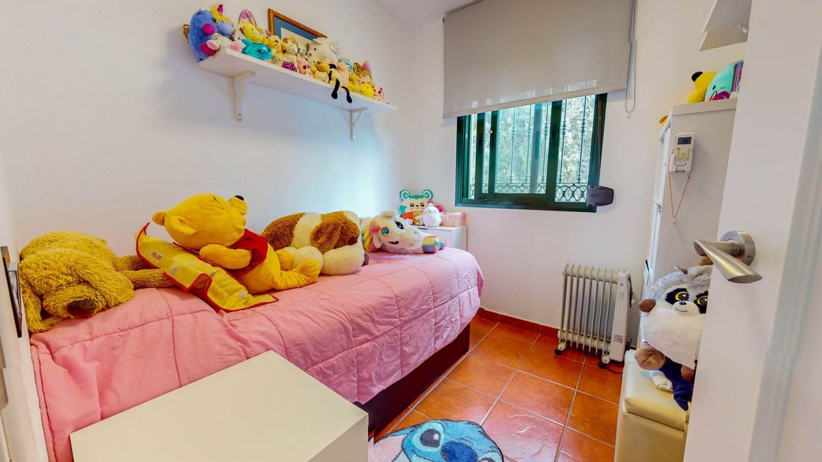 Pareado de 4 habitaciones en Benahavís en venta con garaje - 640.000 € (Ref: 9480061)