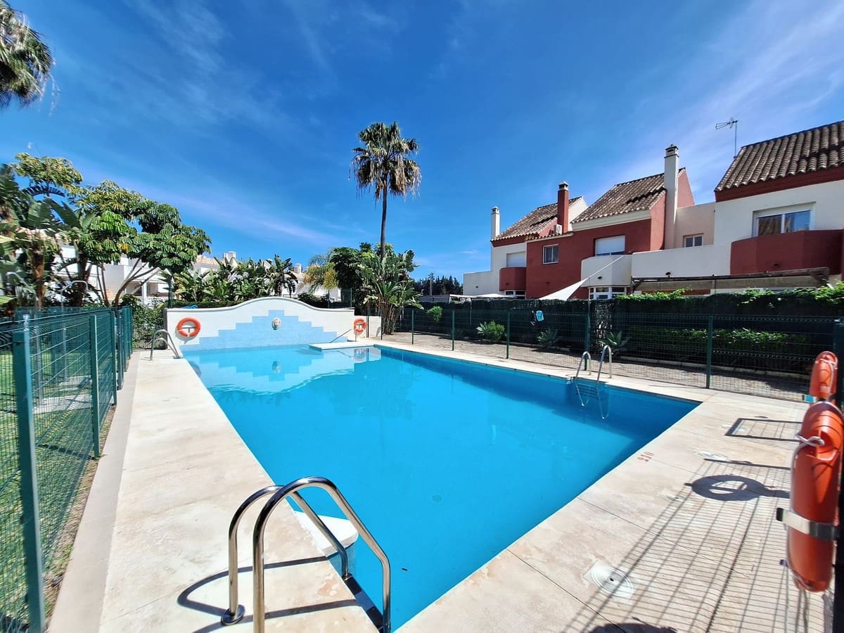 Casa de 3 habitaciones en New Golden Mile en venta con piscina garaje - 640.000 € (Ref: 9480062)