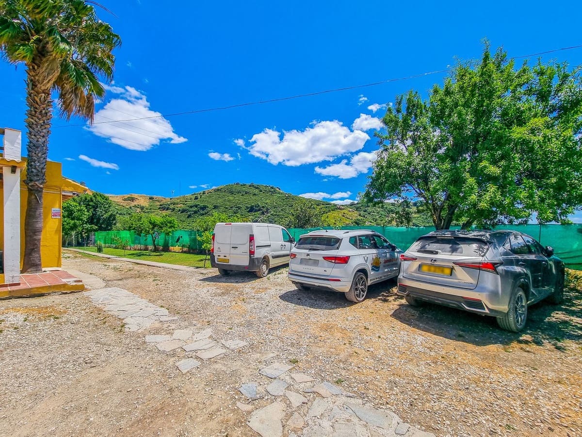 3 slaapkamer Finca/Landhuis te koop in Casares met zwembad garage - € 640.000 (Ref: 9480064)