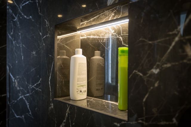 2 soveværelse Lejlighed til salg i La Dama de Noche - La Alzambra, Marbella med swimmingpool - € 645.000 (Ref: 9480069)