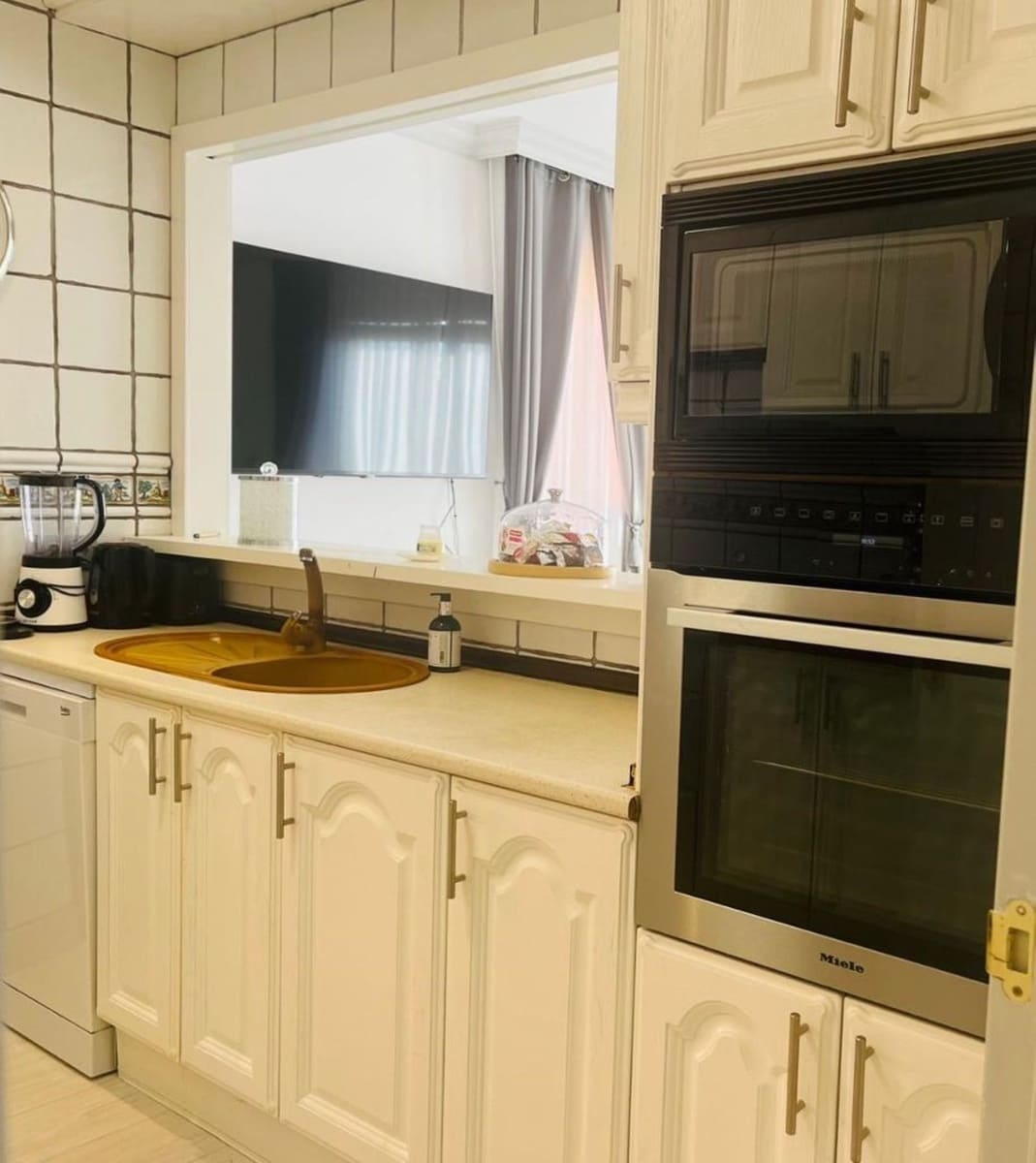 3 sypialnia Apartament na sprzedaż w Estepona z basenem - 645 000 € (Ref: 9480072)