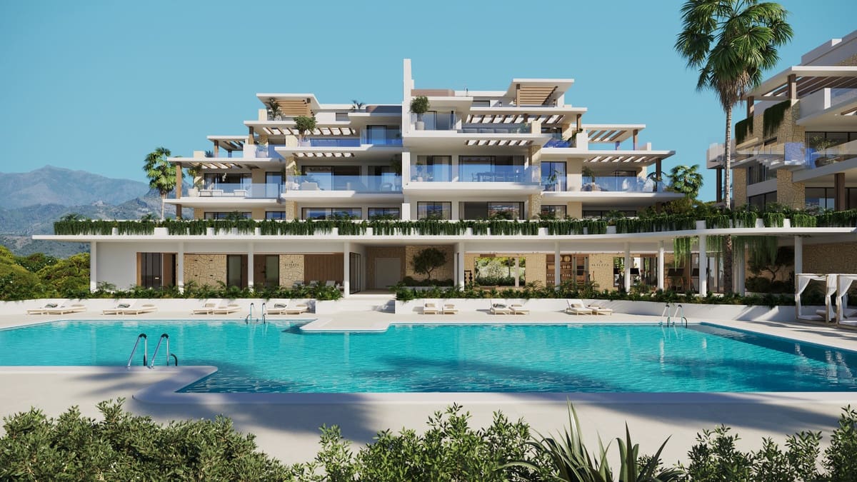 Apartamento de 2 habitaciones en Estepona en venta con piscina garaje - 645.000 € (Ref: 9480075)