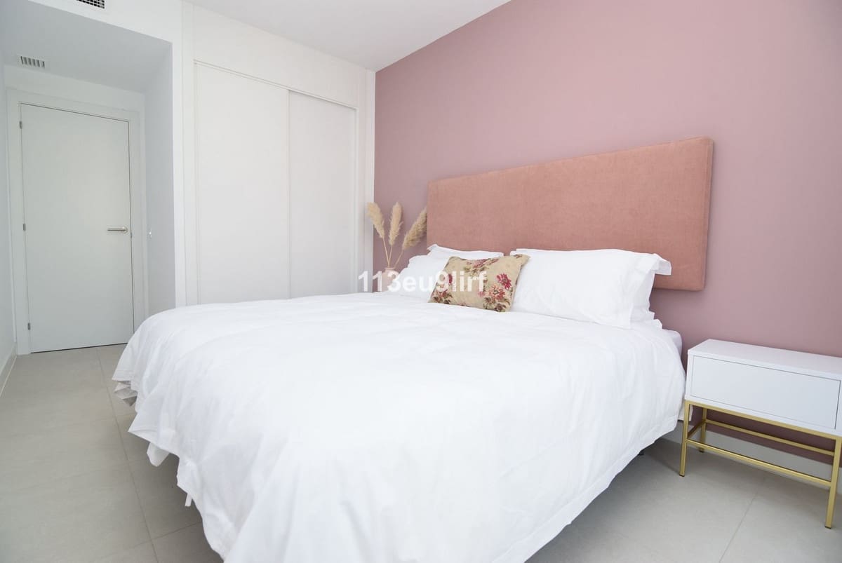 3 bedroom Apartment for sale in Estepona with pool - € 649,000 (Ref: 9480078)