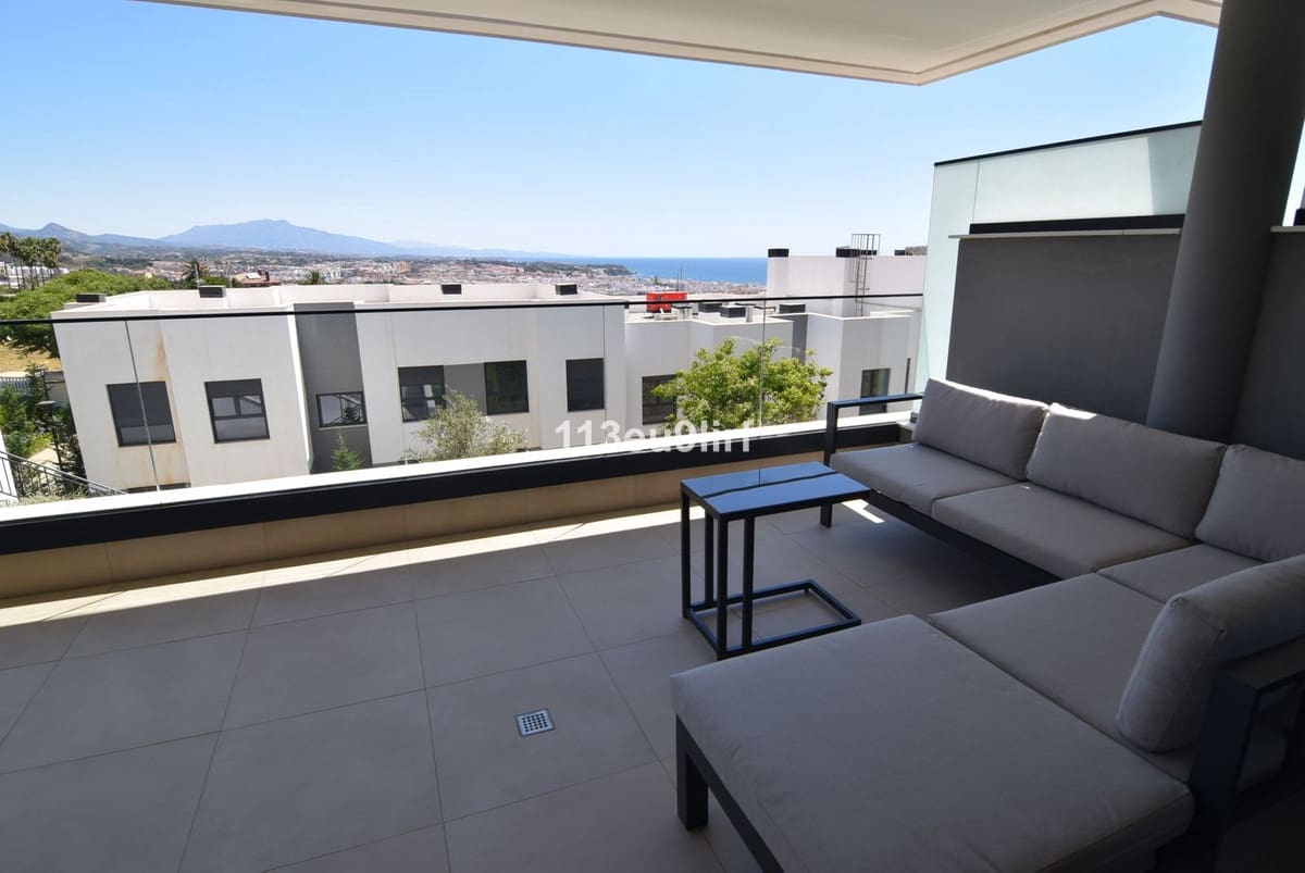 3 bedroom Apartment for sale in Estepona with pool - € 649,000 (Ref: 9480078)