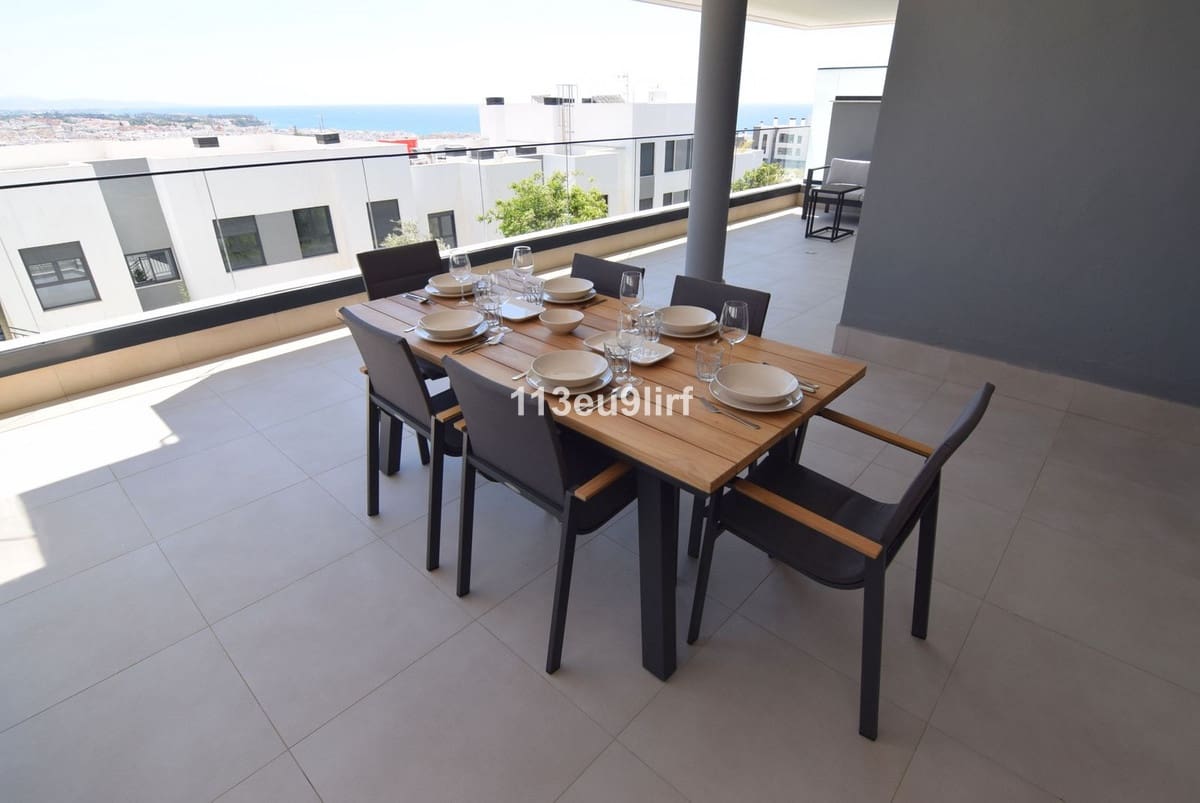 3 bedroom Apartment for sale in Estepona with pool - € 649,000 (Ref: 9480078)