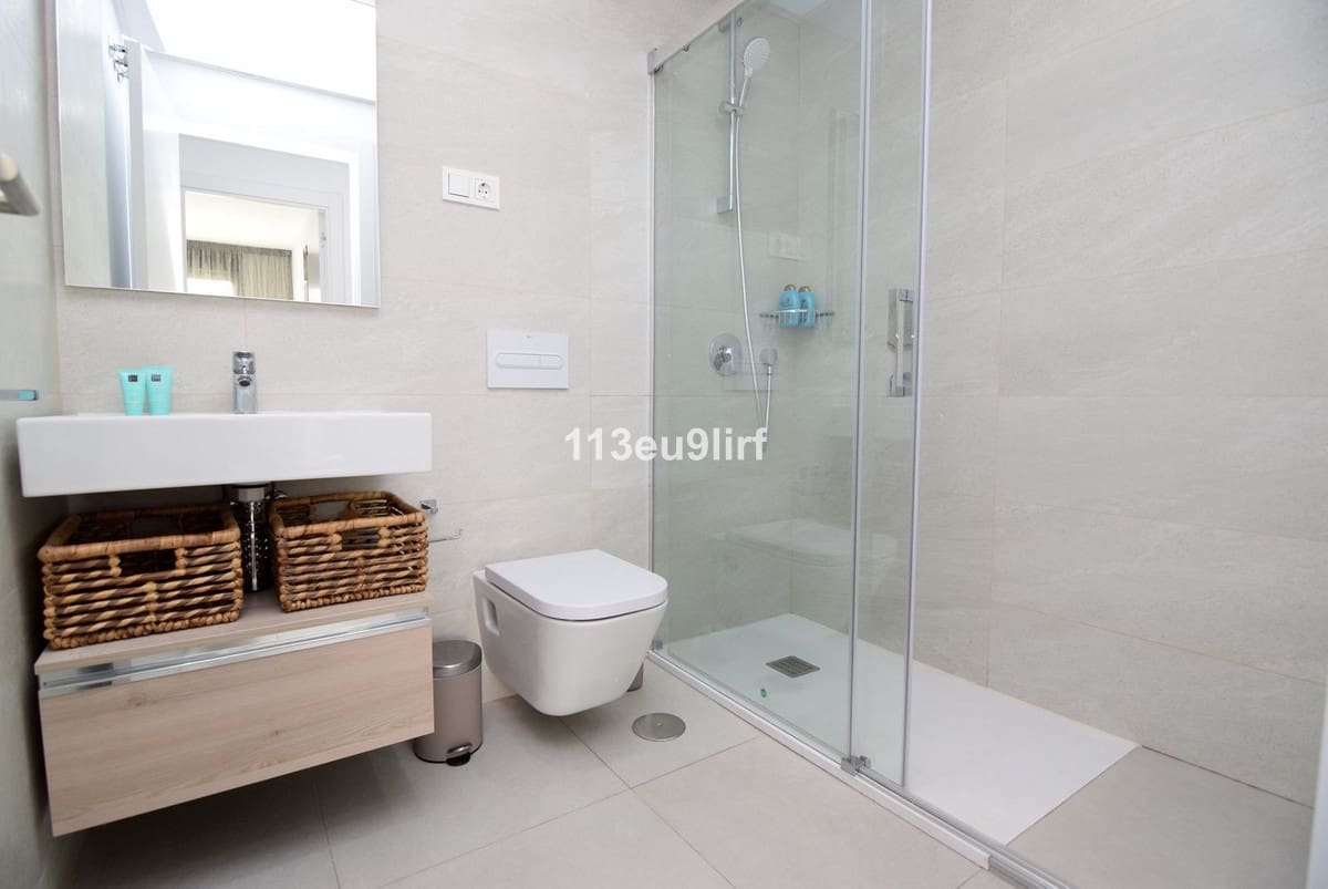 3 bedroom Apartment for sale in Estepona with pool - € 649,000 (Ref: 9480078)