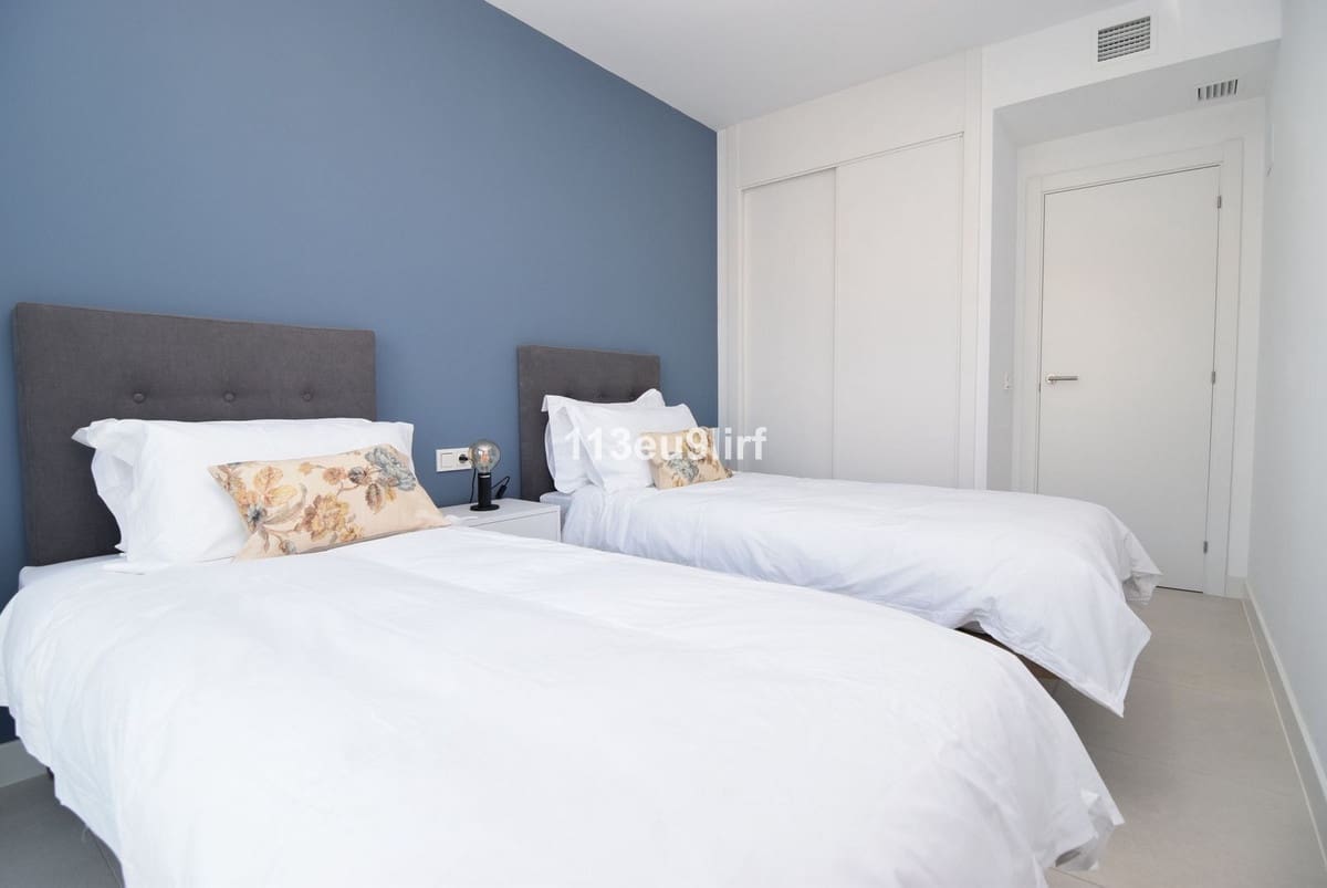 3 bedroom Apartment for sale in Estepona with pool - € 649,000 (Ref: 9480078)