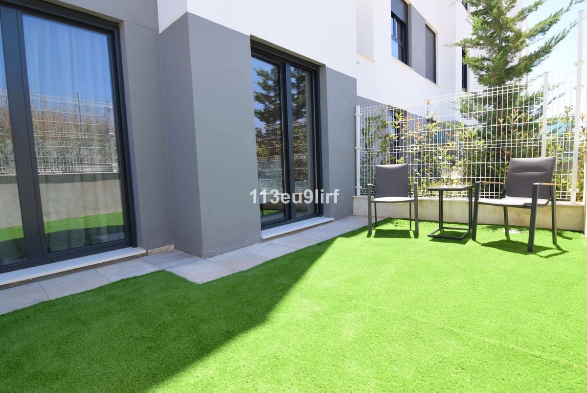 3 bedroom Apartment for sale in Estepona with pool - € 649,000 (Ref: 9480078)