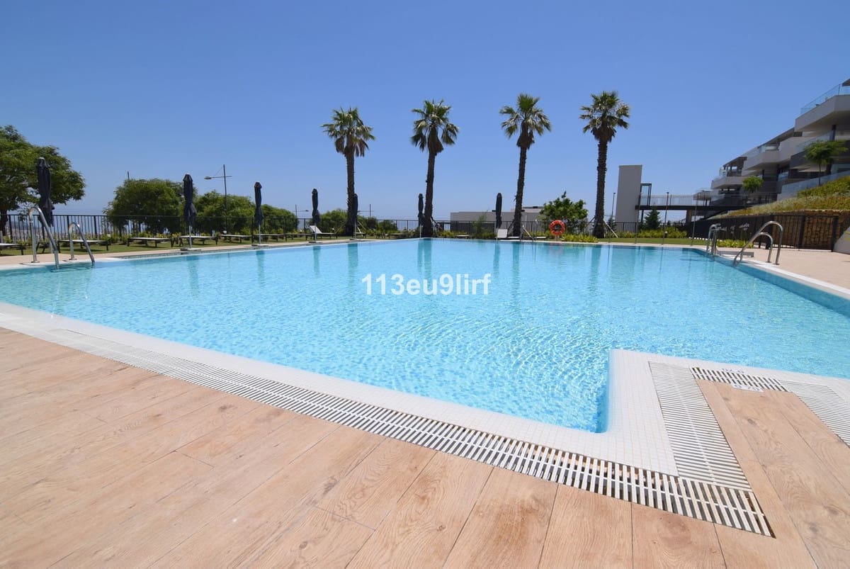 3 bedroom Apartment for sale in Estepona with pool - € 649,000 (Ref: 9480078)