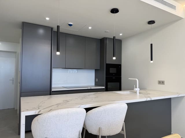 Apartamento de 2 habitaciones en Centro ciudad, Fuengirola en venta con piscina - 649.000 € (Ref: 9480079)