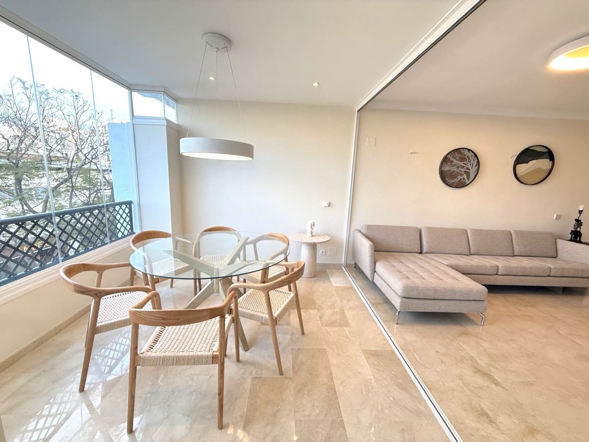 2 bedroom Apartment for sale in Puerto Banus with pool - € 649,000 (Ref: 9480080)