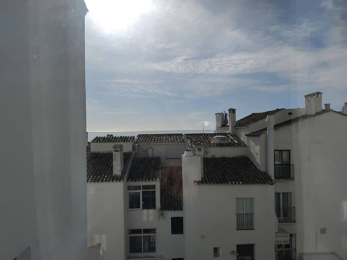 2 bedroom Apartment for sale in Puerto Banus - € 649,000 (Ref: 9480081)