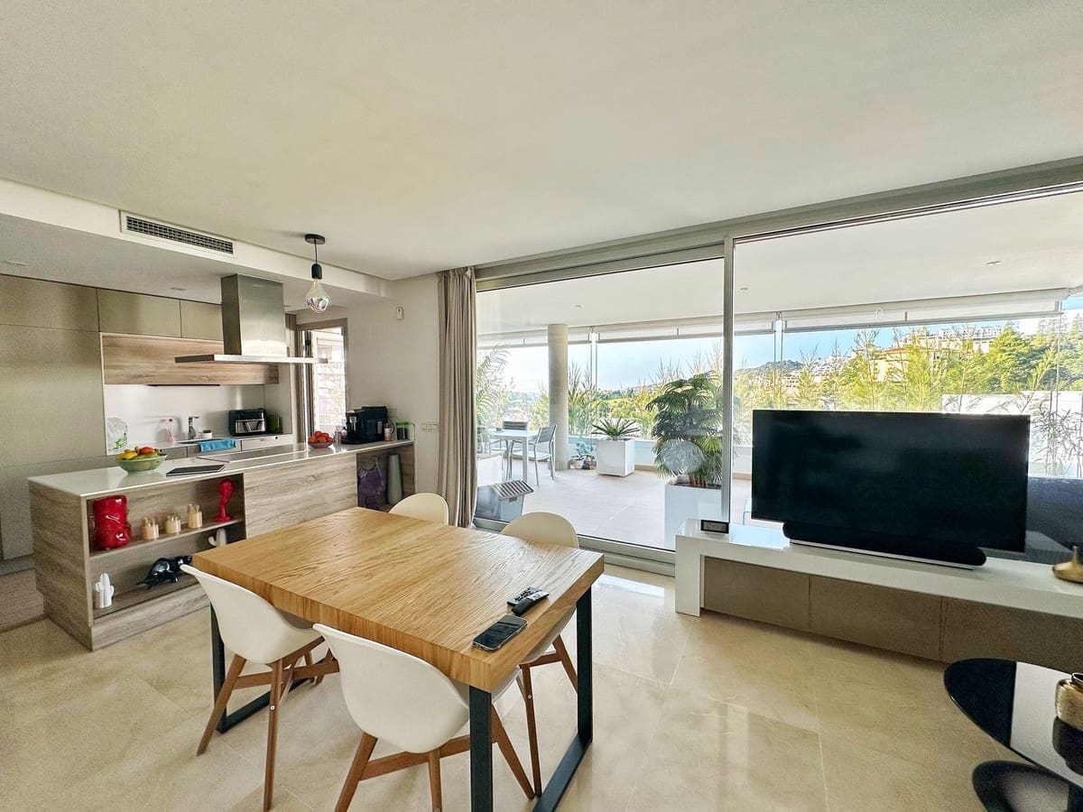 3 bedroom Apartment for sale in Los Arqueros with pool garage - € 649,000 (Ref: 9480083)