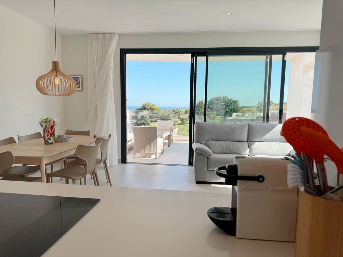 3 soveværelse Penthouse til salg i Estepona med swimmingpool - € 649.000 (Ref: 9480085)