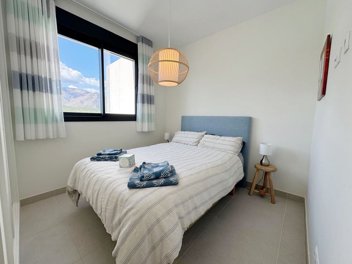 3 soveværelse Penthouse til salg i Estepona med swimmingpool - € 649.000 (Ref: 9480085)