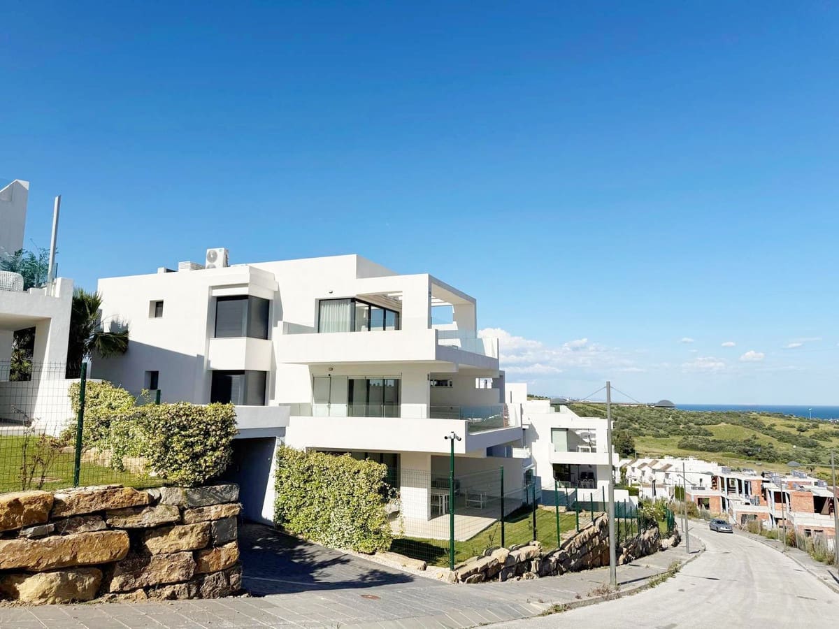 3 soveværelse Penthouse til salg i Estepona med swimmingpool - € 649.000 (Ref: 9480085)