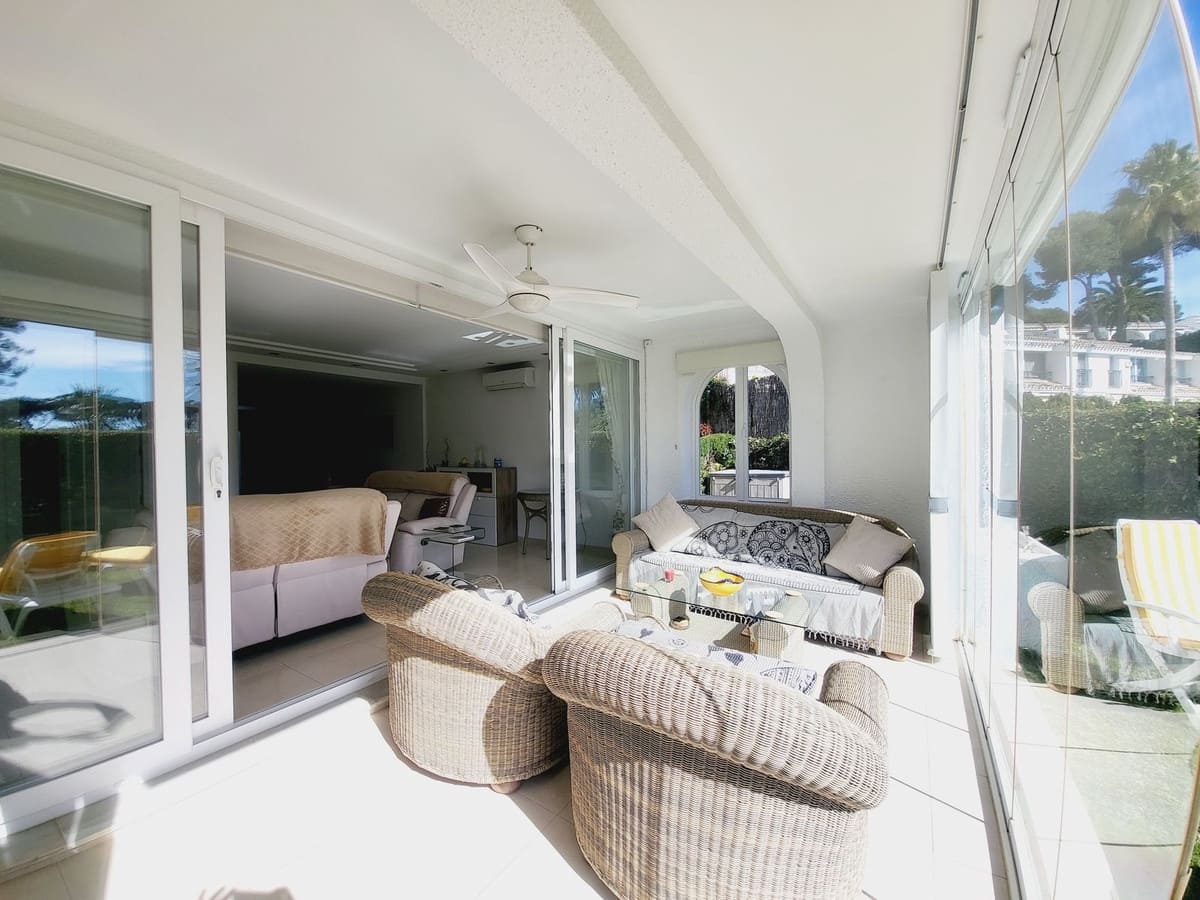 3 makuuhuone Omakotitalo myytävänä paikassa Miraflores mukana uima-altaan - 649 500 € (Ref: 9480088)