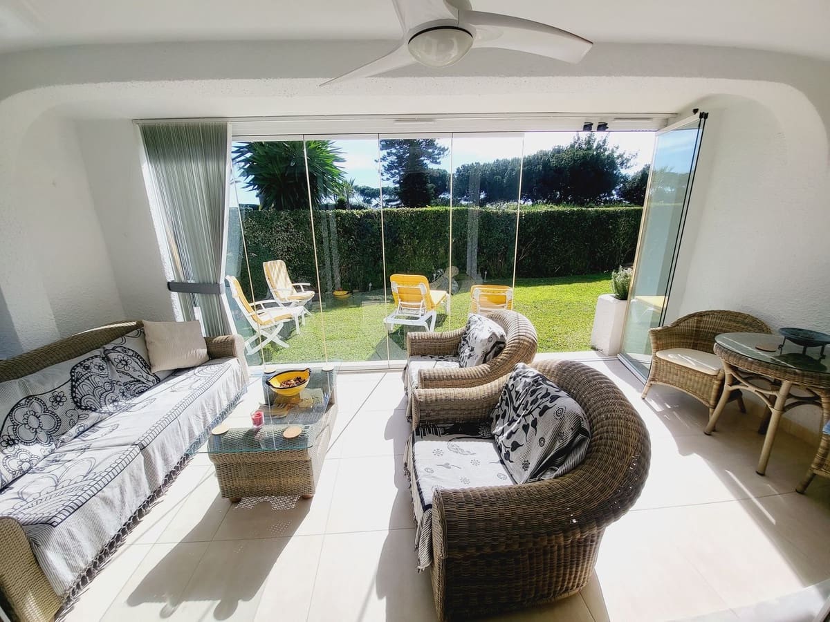 3 makuuhuone Omakotitalo myytävänä paikassa Miraflores mukana uima-altaan - 649 500 € (Ref: 9480088)