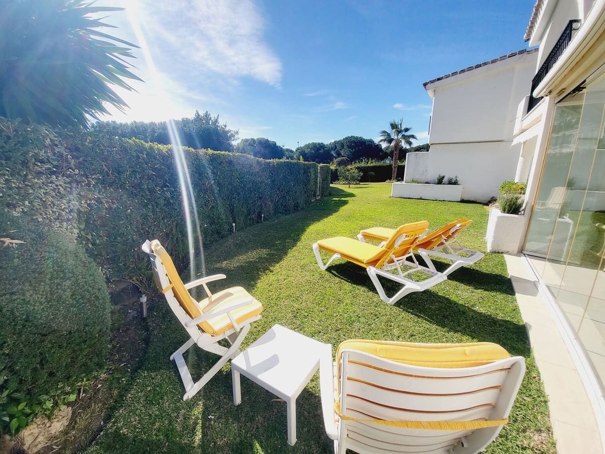 3 makuuhuone Omakotitalo myytävänä paikassa Miraflores mukana uima-altaan - 649 500 € (Ref: 9480088)