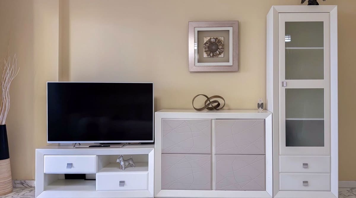 2 soveværelse Lejlighed til salg i El Faro med swimmingpool garage - € 650.000 (Ref: 9480089)