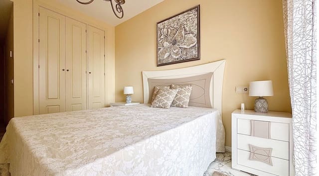 2 soveværelse Lejlighed til salg i El Faro, Mijas med swimmingpool garage - € 650.000 (Ref: 9480089)