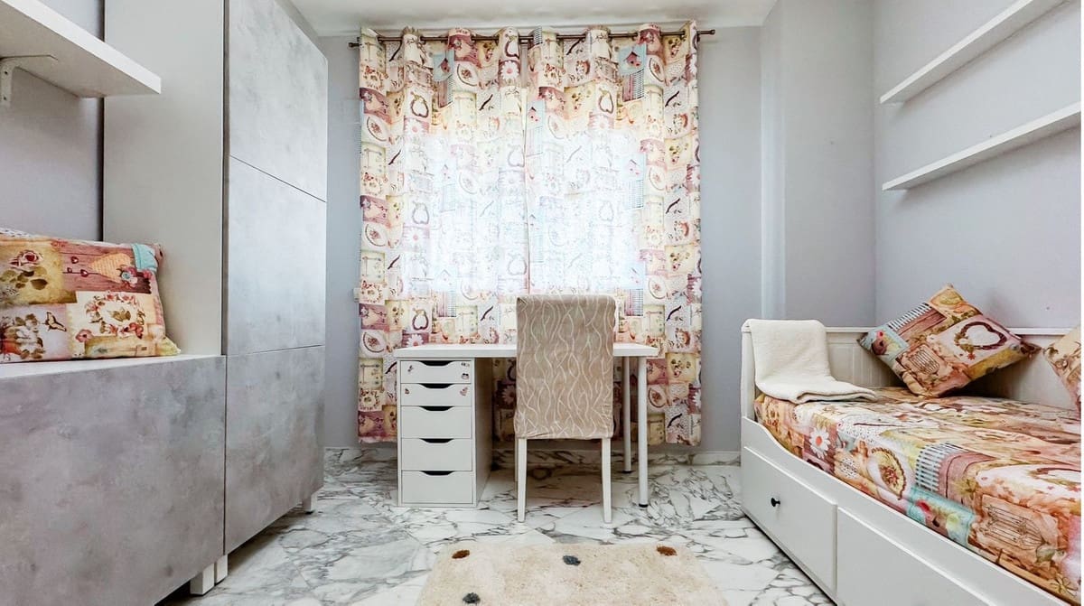 2 soveværelse Lejlighed til salg i El Faro med swimmingpool garage - € 650.000 (Ref: 9480089)