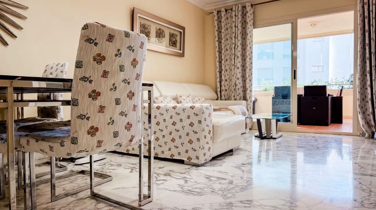 2 soveværelse Lejlighed til salg i El Faro med swimmingpool garage - € 650.000 (Ref: 9480089)